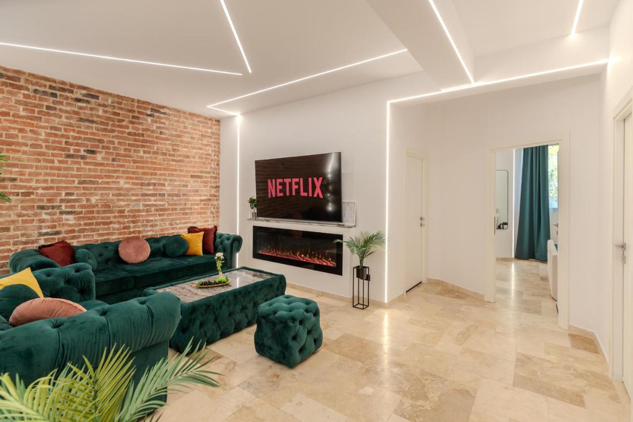 Luxury Living: Smart 2br At Unirii Square
