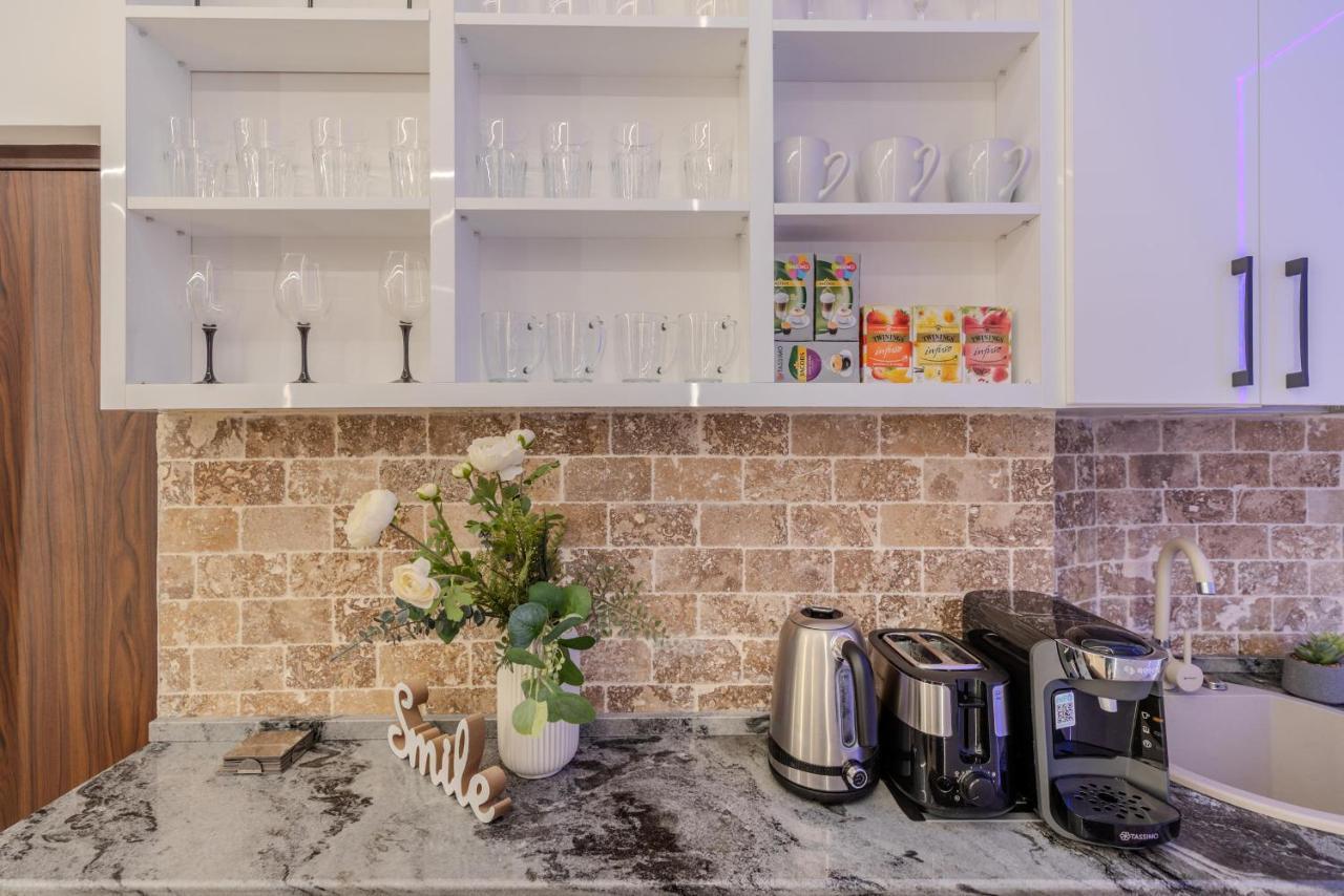Luxury Living: Smart 2br At Unirii Square * Bucarest