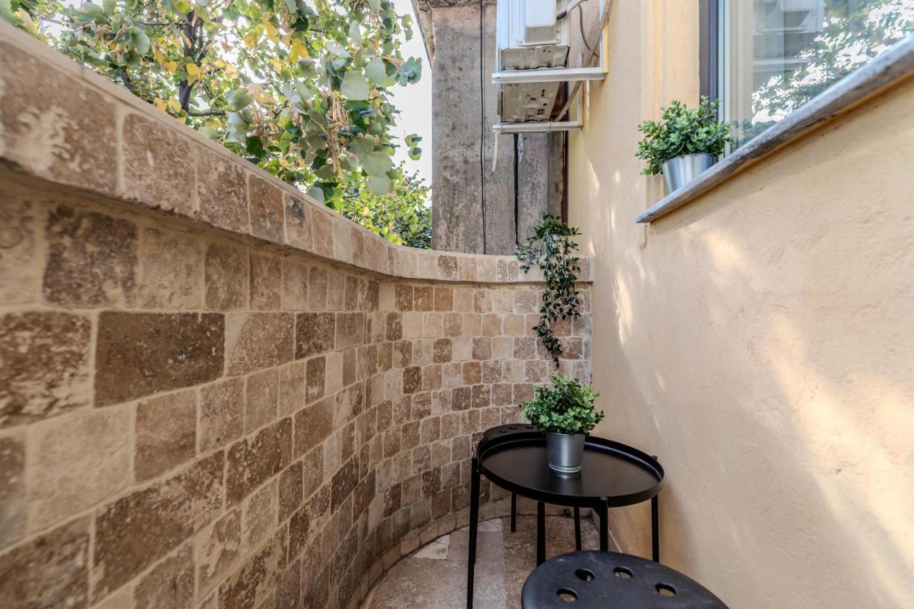 Luxury Living: Smart 2br At Unirii Square