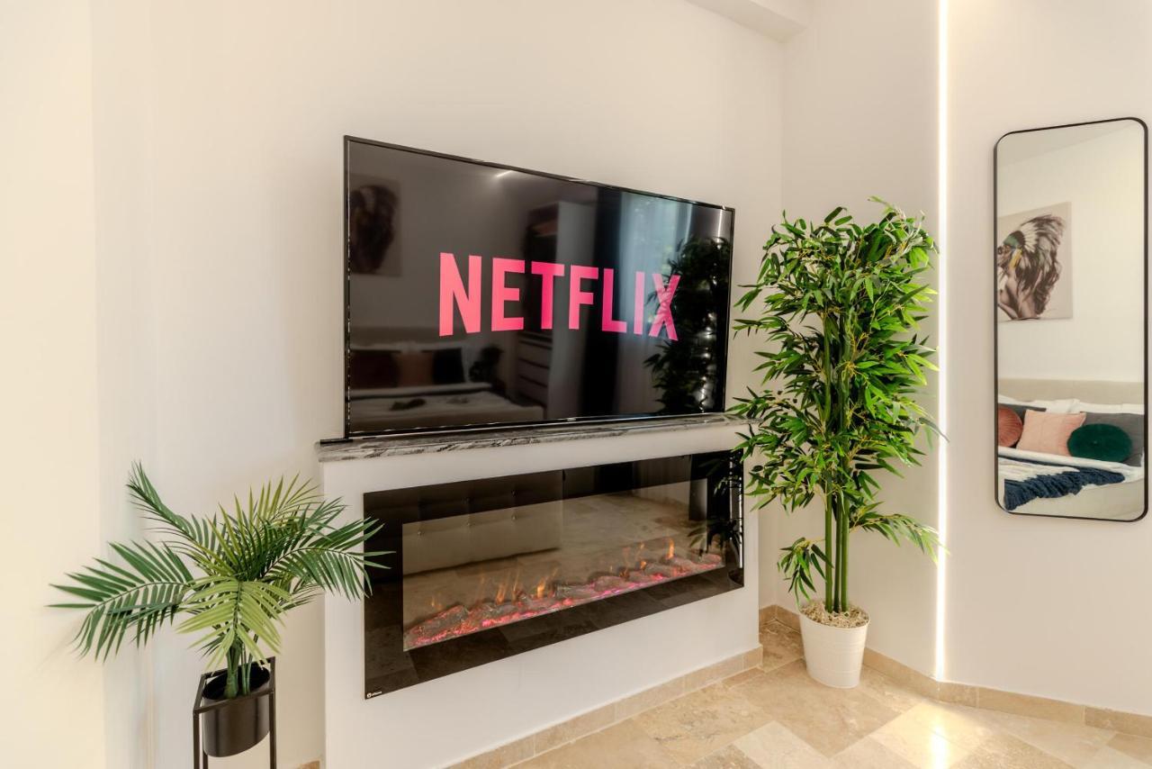 Luxury Living: Smart 2br At Unirii Square * Bucarest